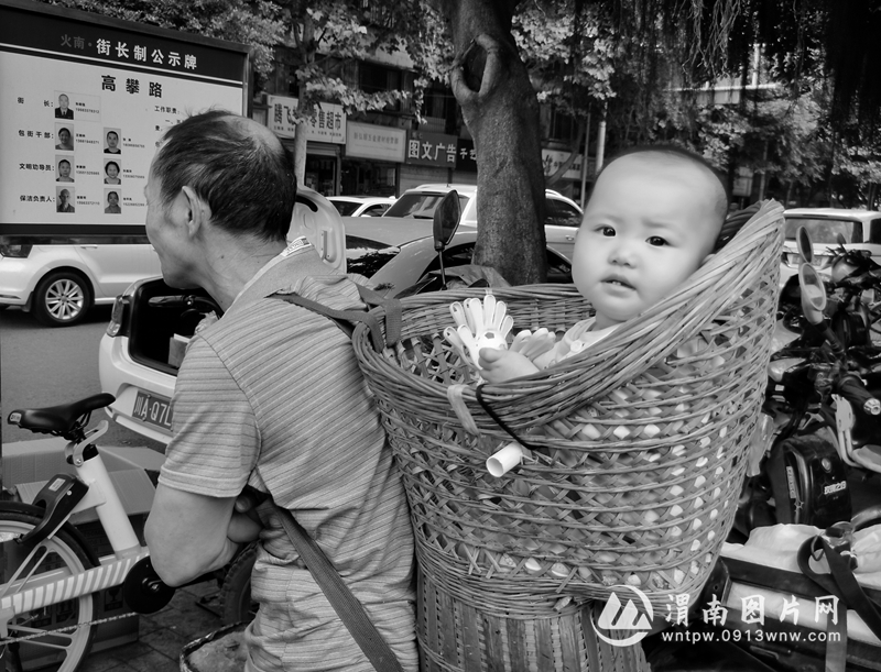 爸爸的小背娄